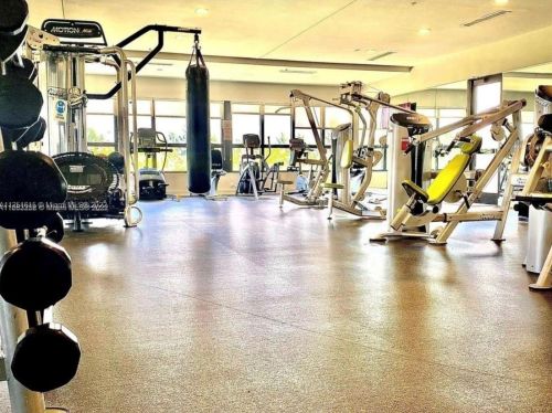 7809 104th Ave, Miami FL 33178 exterior