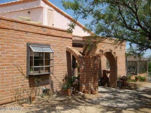 12000 Cherokee Ln, Tucson, AZ 85736-1317