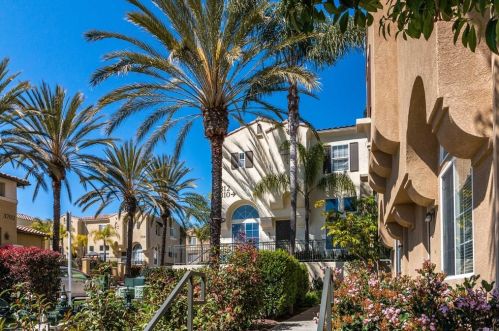 3812 Mykonos Ln, San Diego, CA 92130-3572