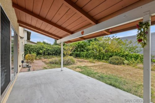 8005 Morocco Dr, La Mesa CA  91942-2107 exterior