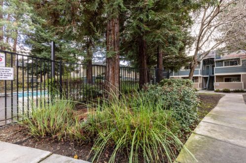 2713 Somerset Park Cir, San Jose CA  95132-2274 exterior