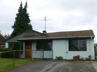 11017 3 Ave, Seattle WA  98125-6049 exterior