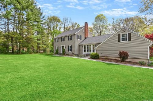 7 Cross Pond Rd, Lewisboro, NY 10590-1706