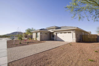 7440 Crabapple Dr, Peoria, AZ 85383-7222