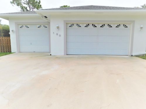 100 Emerald Ct, West Palm Beach, FL 33411-7803