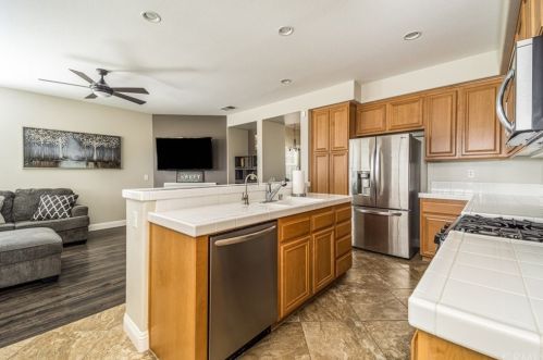 334 Percheron Ct, San Jacinto CA  92582-3231 exterior