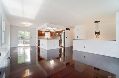 1814 Ashley Dr, Miamisburg OH  45342-3509 exterior