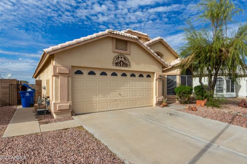 19910 Coyote Lakes Pkwy, Sun City, AZ 85378-2626