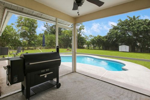 18389 Orange Grove Blvd, Town Of Loxahatchee Groves FL  33470-2399 exterior