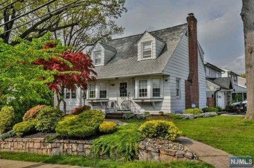 351 Union Ave, Wood-Ridge, NJ 07075-2127