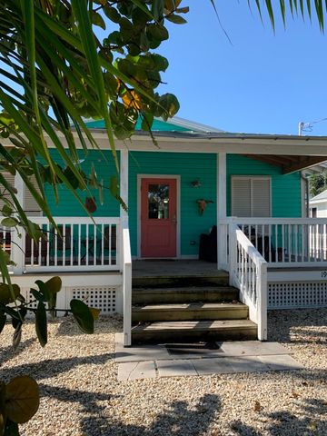 19580 Mayan St, Summerland Key, FL 33042-3143