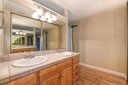 8437 Juglans Dr, Citrus Heights CA  95662-3048 exterior