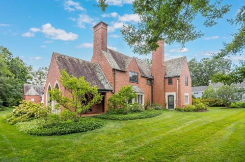 524 East Dr, Sewickley, PA 15143-1115