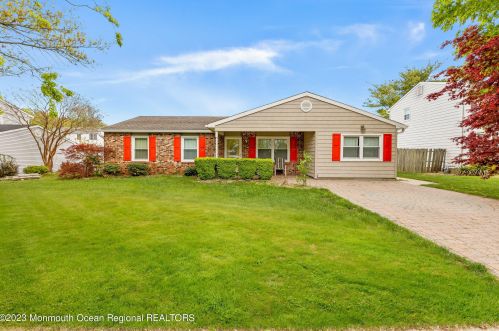 132 Pine Needle St, Wall Township, NJ 07731-2687