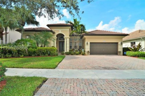 19320 30th St, Hollywood, FL 33029-5816