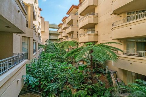 1501 Front St, San Diego CA  92101-2973 exterior