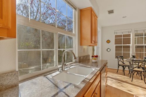 600 Landmark Ln, Redwood City CA  94065-2888 exterior