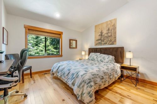 11298 Ski Slope Way, Truckee CA  96161-6603 exterior