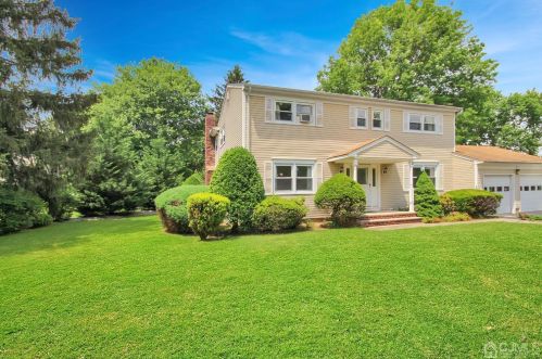 3 Cape Ct, East Brunswick, NJ 08816-2614