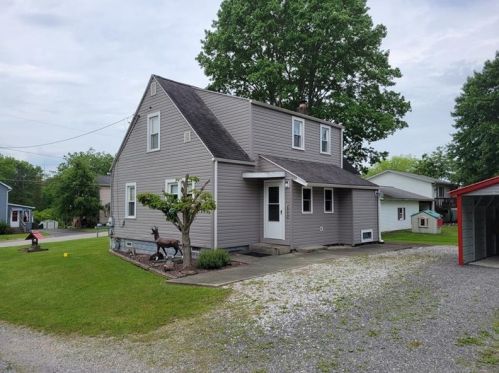 1847 Powers Ave, Hermitage, PA 16150-9365