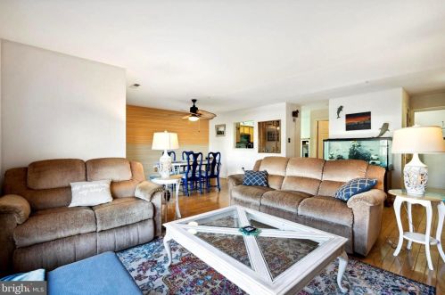 1503 Lakeside Dr, Palmyra NJ  08065-2131 exterior