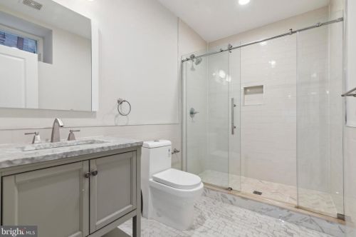 5010 Hazel Ave, Philadelphia PA  19143-1622 exterior