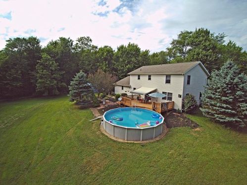 160 Oak Ln, Georgetown, PA 15043-9606