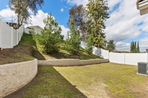 27093 Rainbow Crk Dr, Temecula CA 92591-4570 exterior