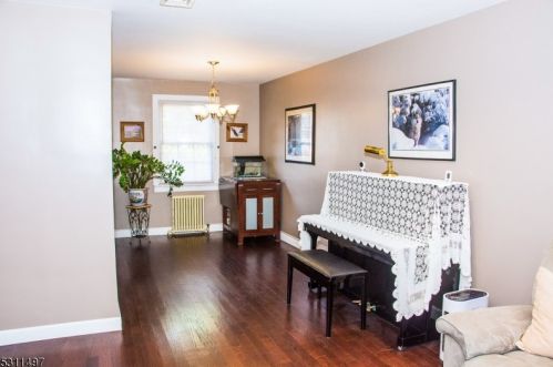 17 Elmwood Ter, Elmwood Park NJ  07407-1728 exterior