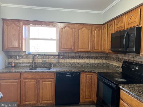 1 Constitution Blvd, Berlin Boro NJ  08009-1317 exterior