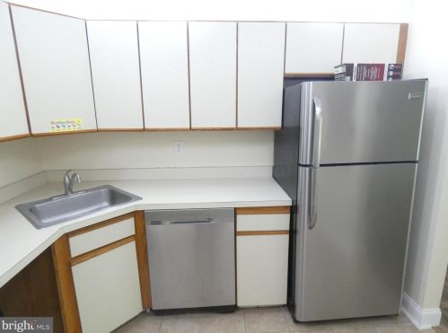 31 Rickard Ct, Lawrence Township NJ  08648-2669 exterior