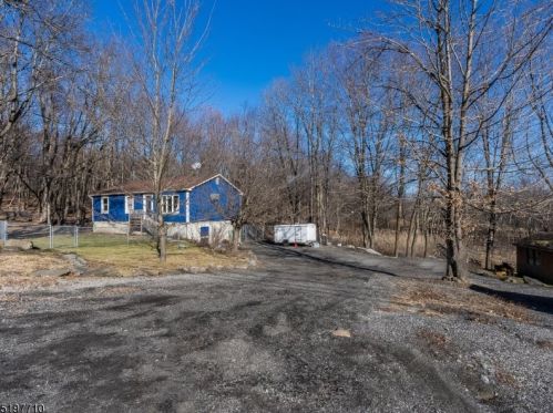 34 Deckertown Tpke, Wantage NJ  07461-2919 exterior