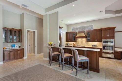 6653 Costa Cir, Naples FL 34113-1703 exterior