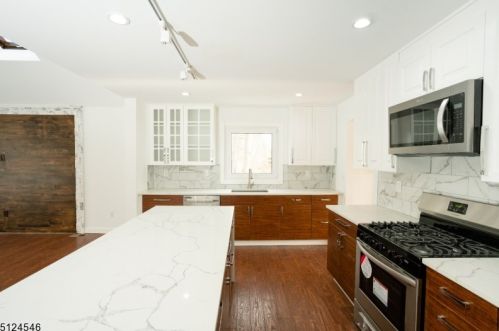 60 Dartford Rd, Greystone Park NJ  07950-3014 exterior