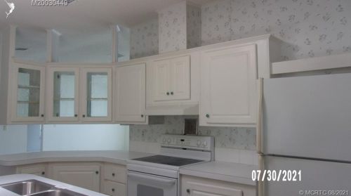 3800 Spatterdock Ln, Fort Pierce FL  34952-3156 exterior