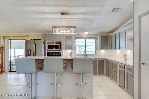 704 Silverthorn Ct, Sebastian FL  32976-7349 exterior