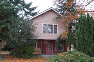 6924 46th Ave, Seattle WA  98118-3814 exterior