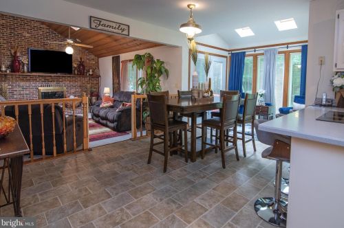 6104 Fox Point Rd, Fredericksburg VA  22407-8330 exterior