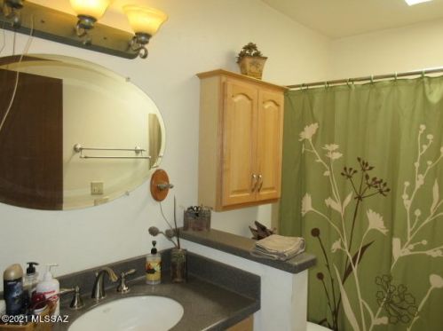 1888 La Osa St, Tucson AZ  85705-2153 exterior