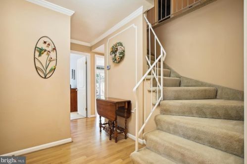 2313 Ravensdon Ct, Herndon, VA 20191-2719