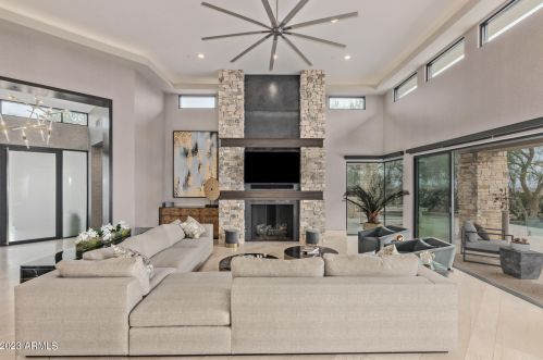 9710 Palisades Blvd, Scottsdale AZ 85268-2755 exterior