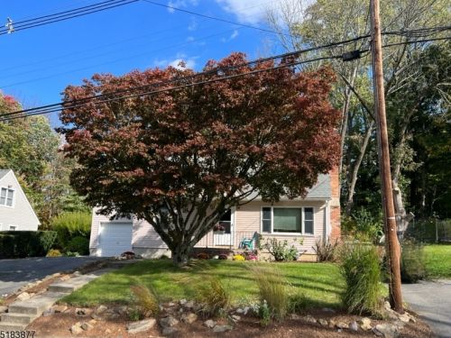 33 Mount Olive Rd, Mount Olive, NJ 07828-3007