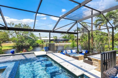 999 Valley Dr, Bonita Springs FL  34134-7438 exterior