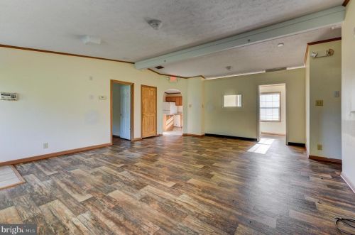 1356 Kings Hwy, Pilesgrove NJ 08098-2517 exterior