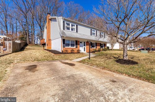 13922 Mattapony Dr, Woodbridge, VA 22193-4412