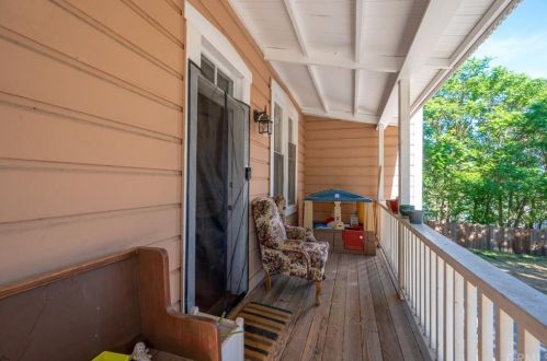 1806 Pine St, Lake Nacimiento, CA 93446-1703