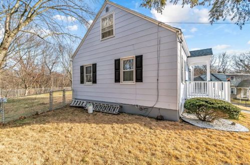 234 Pilgrim Pl, Bridgeport CT  06610-1340 exterior