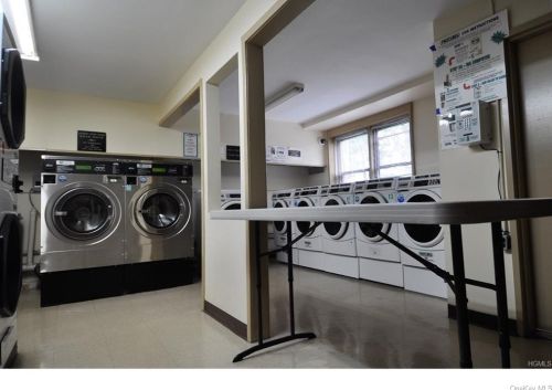 5 Oakdale Mnr, Airmont NY  10901-5708 exterior