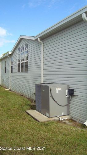 112 Scenic Dr, Cocoa FL 32926-2574 exterior