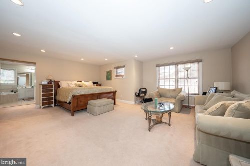 825 Bryn Mawr Ave, Newtown Square PA  19073-4333 exterior